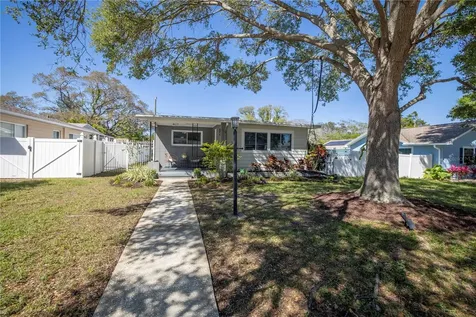 4621 Dartmouth Avenue N St Petersburg FL 33713