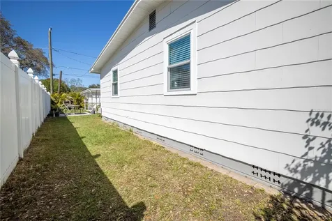 4621 Dartmouth Avenue N St Petersburg FL 33713