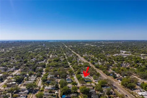 4621 Dartmouth Avenue N St Petersburg FL 33713