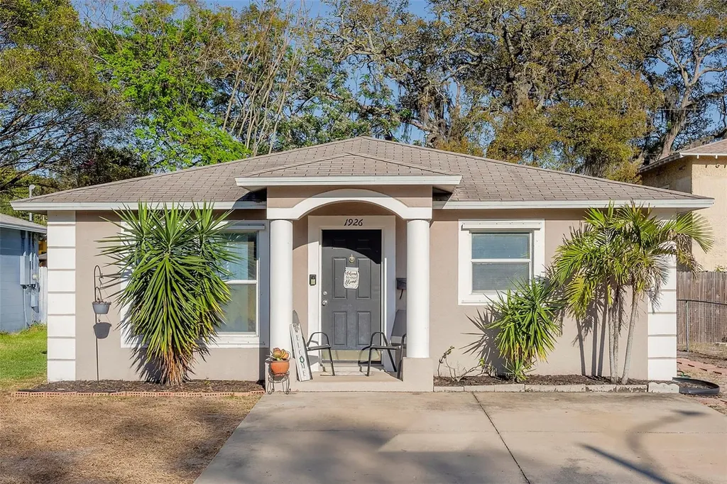 1926 45th Street S St Petersburg FL 33711