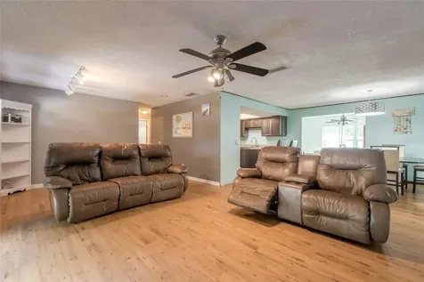 2927 Gaslight Drive South Daytona FL 32119