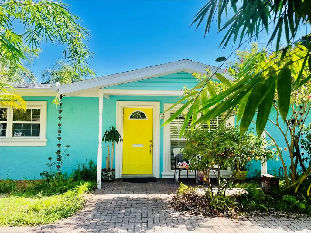 592 43rd Avenue NE St Petersburg FL 33703