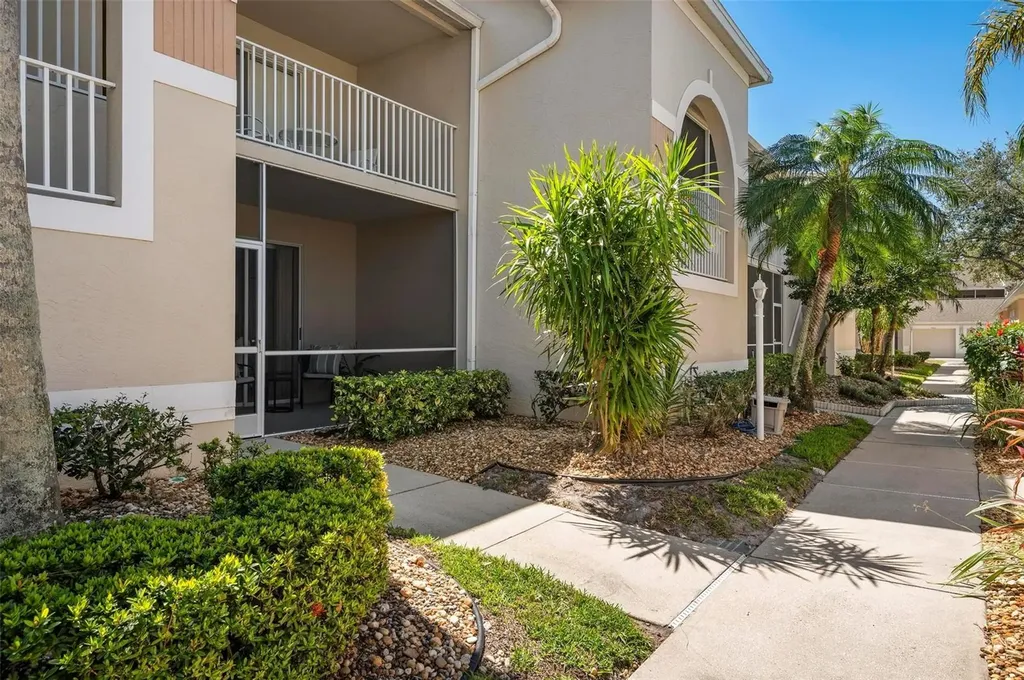 9550 High Gate Drive Sarasota FL 34238