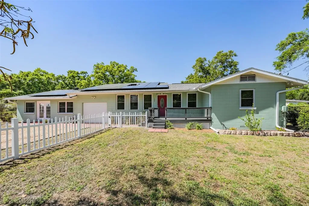 1225 N Pine Lake Drive Tampa FL 33612