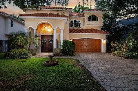 3407 W Bay Vista Avenue Tampa FL 33611