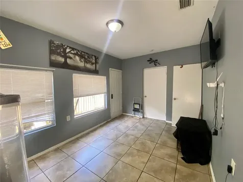 8707 N Dexter Avenue Tampa FL 33604