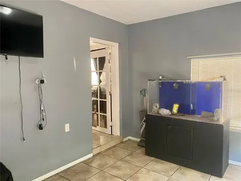 8707 N Dexter Avenue Tampa FL 33604