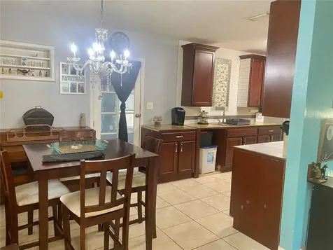 8707 N Dexter Avenue Tampa FL 33604