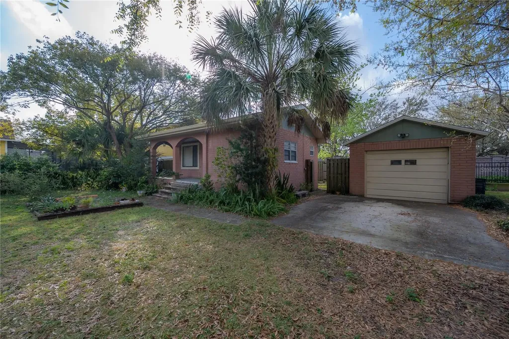 208 W Mohawk Avenue Tampa FL 33604