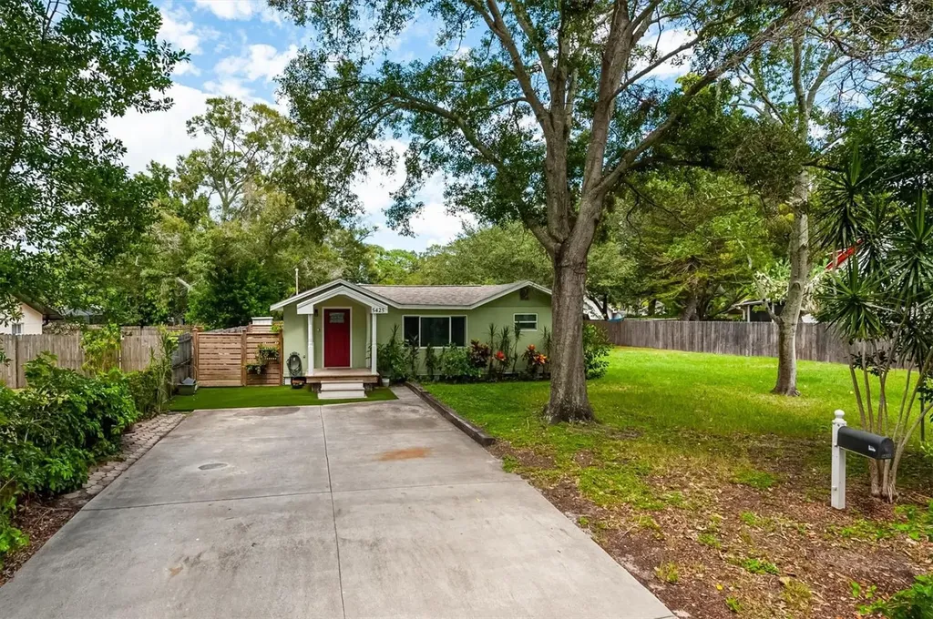 5425 3rd Avenue S St Petersburg FL 33707