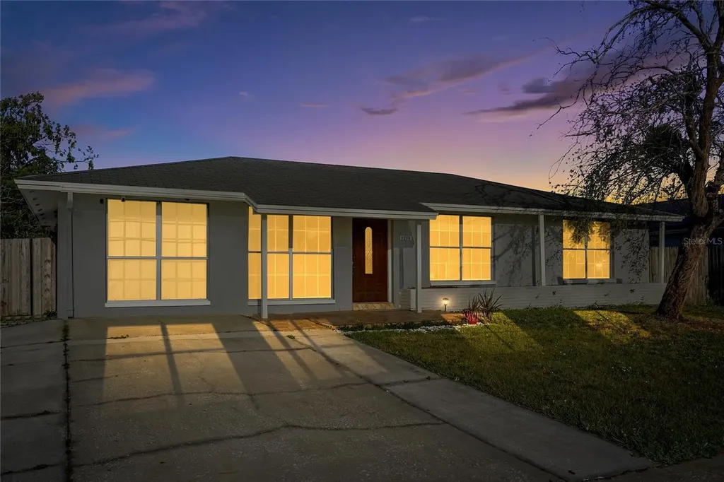 8208 Greenleaf Circle Tampa FL 33615