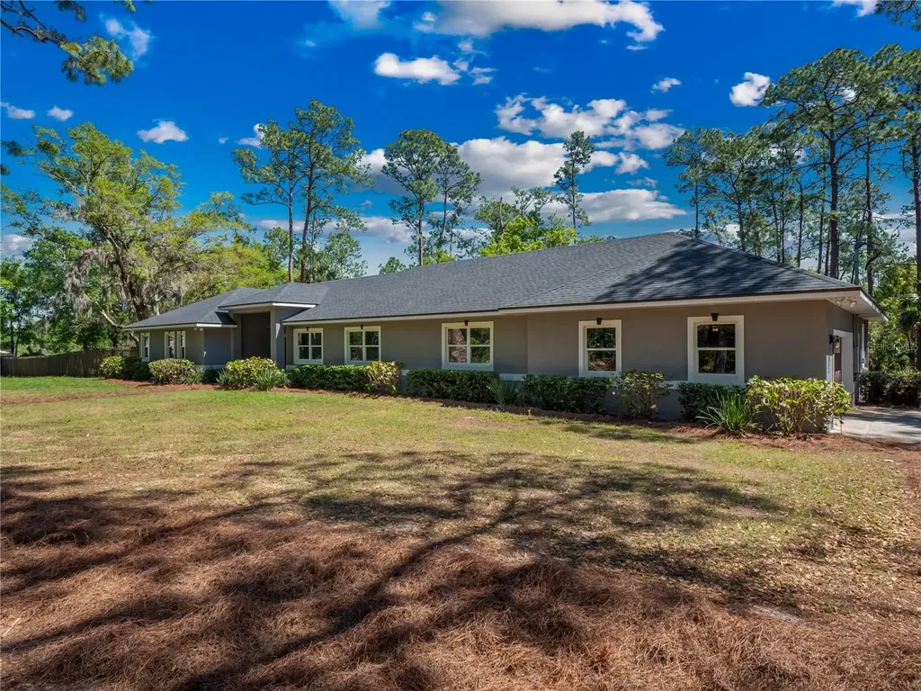 107 E Crystal View Sanford FL 32773