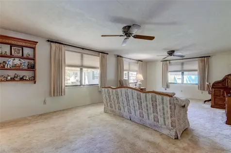 5642 Harding Boulevard NE St Petersburg FL 33703