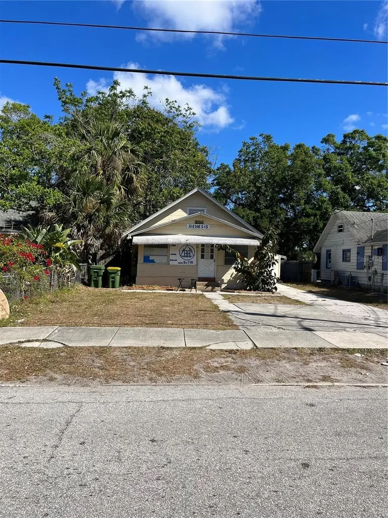 2025 10th Street Sarasota FL 34237