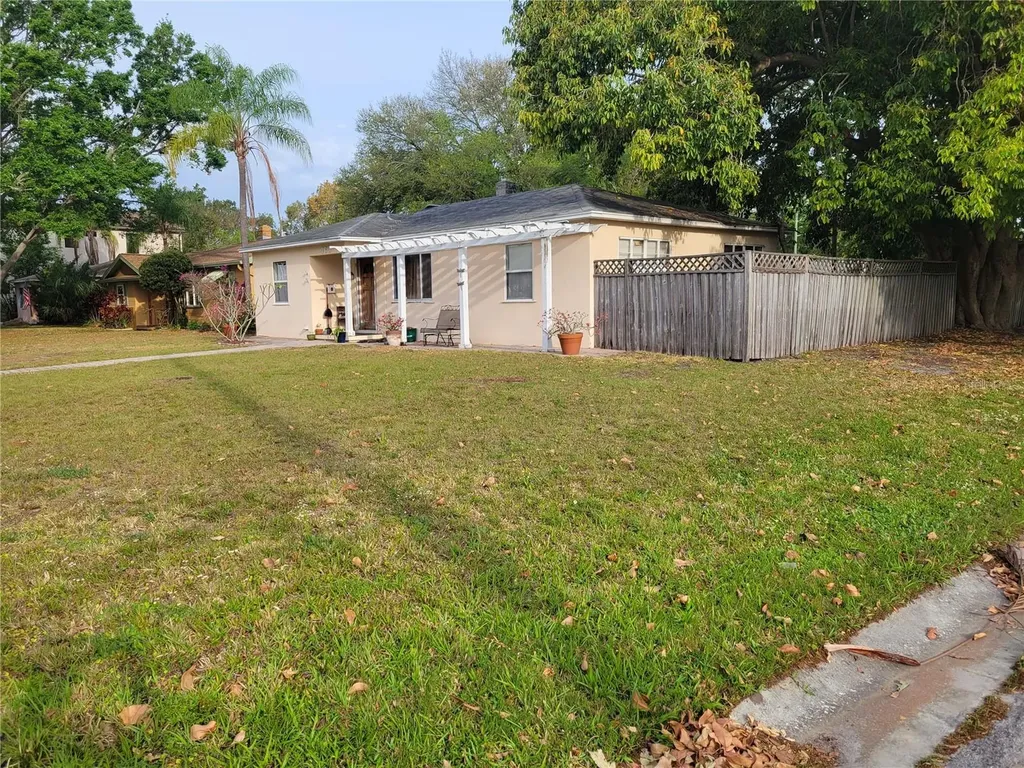463 39th Avenue NE St Petersburg FL 33703