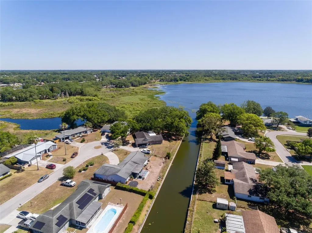 1211 Lady Guinevere Drive Valrico FL 33594