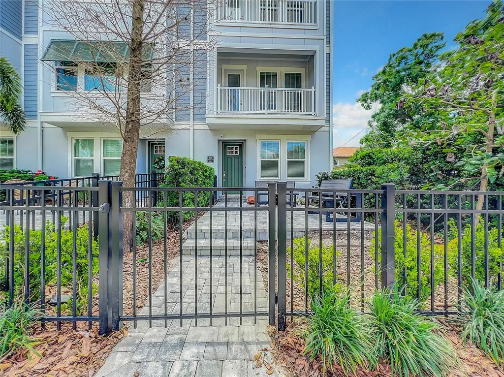 2602 W Cleveland Street Tampa FL 33609