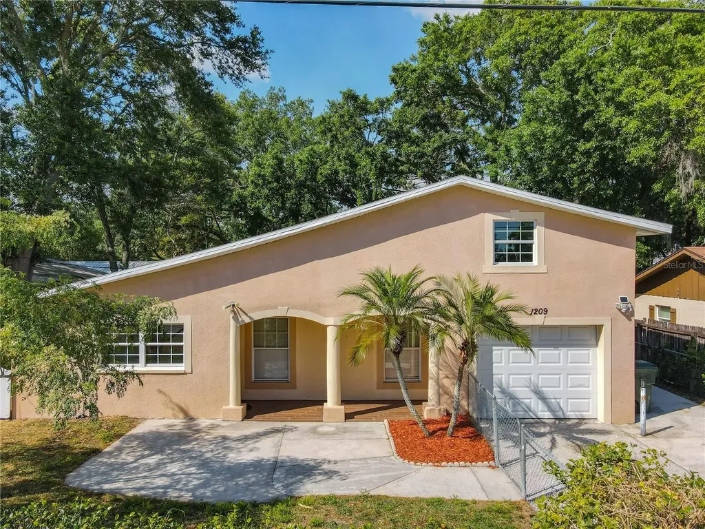 1209 Mayflower Drive Lakeland FL 33810