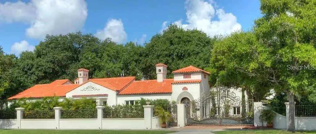 100 W Davis Boulevard Tampa FL 33606