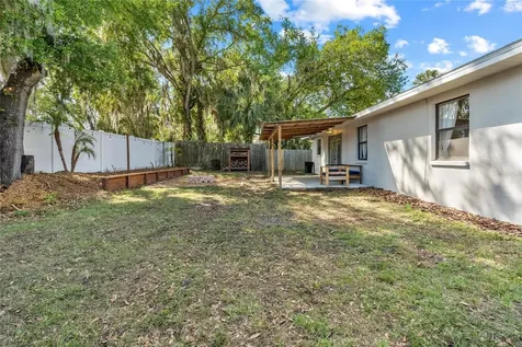 1002 N Collins Street Plant City FL 33563