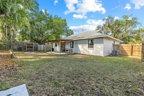 1002 N Collins Street Plant City FL 33563