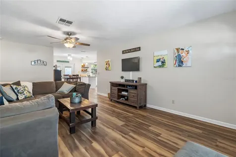 1002 N Collins Street Plant City FL 33563