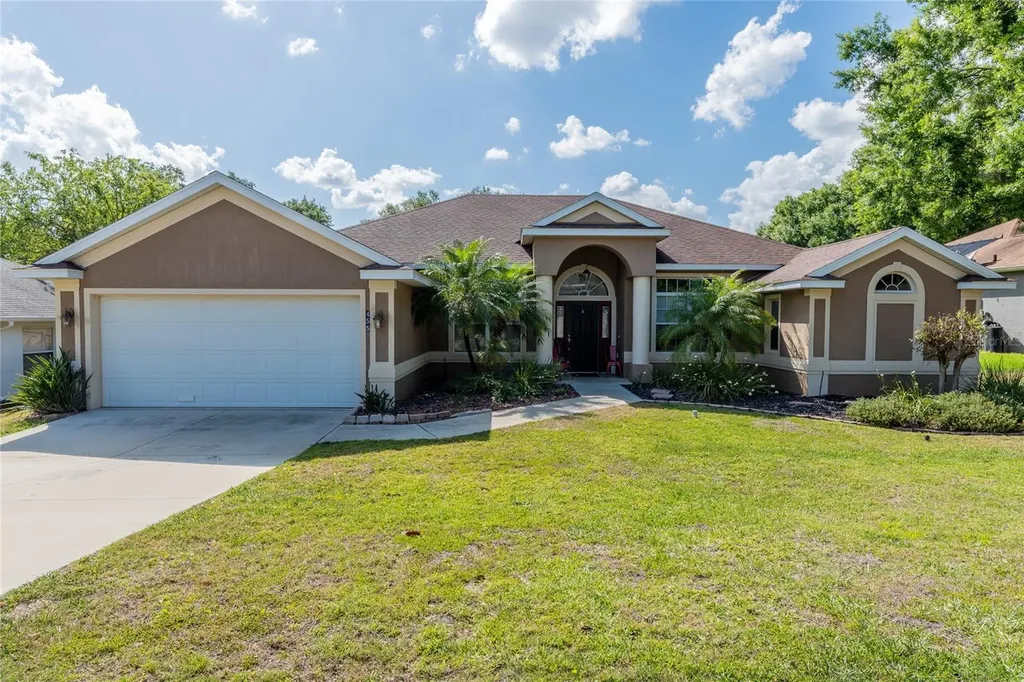 455 Waterwood Court Minneola FL 34715