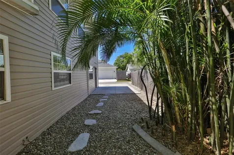 3366 10th Street N St Petersburg FL 33704