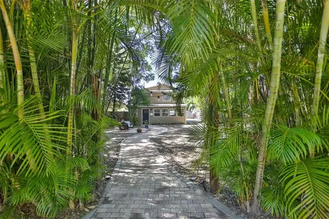 3366 10th Street N St Petersburg FL 33704