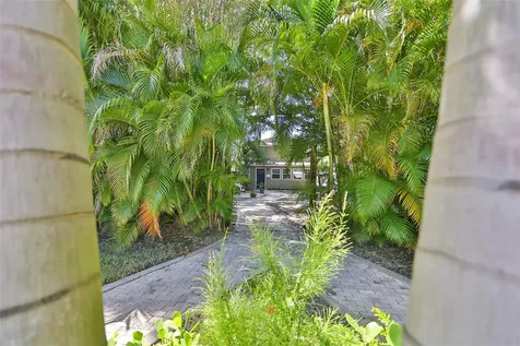 3366 10th Street N St Petersburg FL 33704