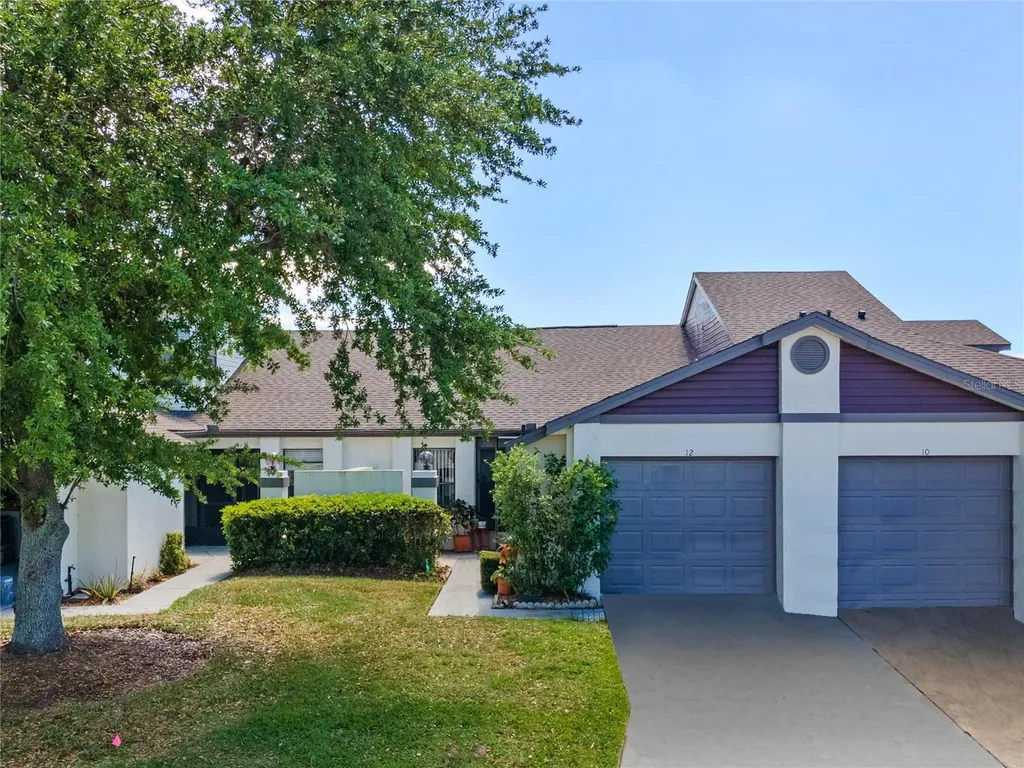 12 Lakepointe Circle Kissimmee FL 34743