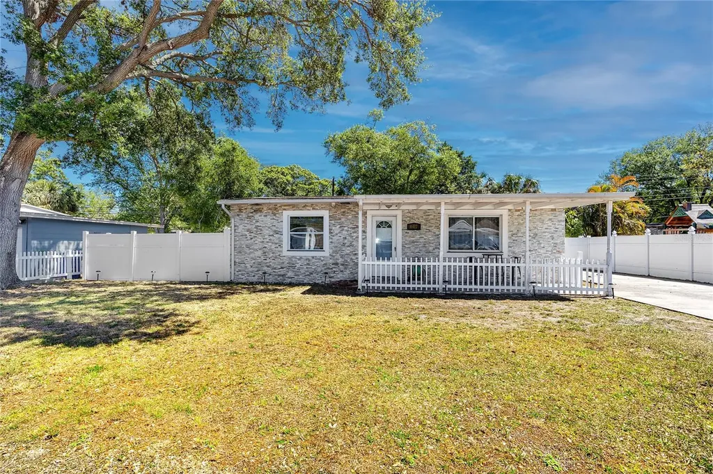 4417 Crestwood Drive N St Petersburg FL 33714