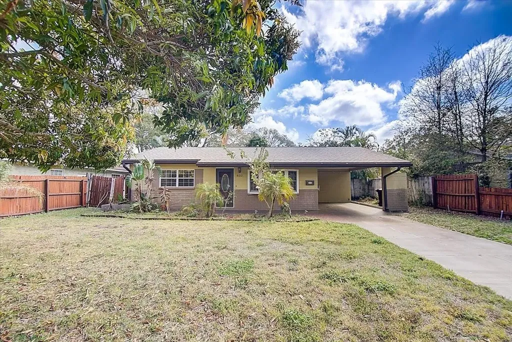 832 75th Avenue N St Petersburg FL 33702