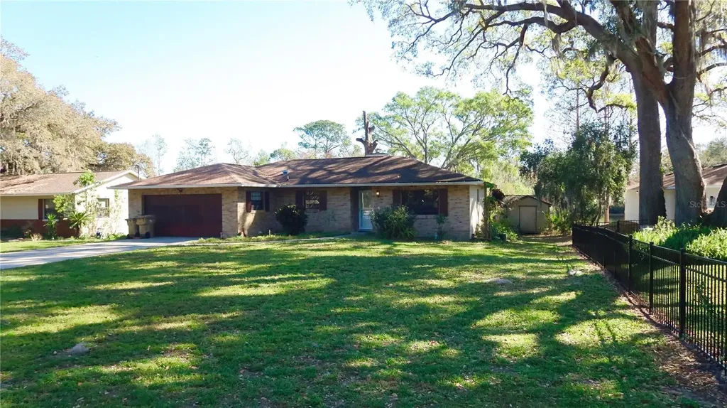 486 N Sunset Drive Mount Dora FL 32757
