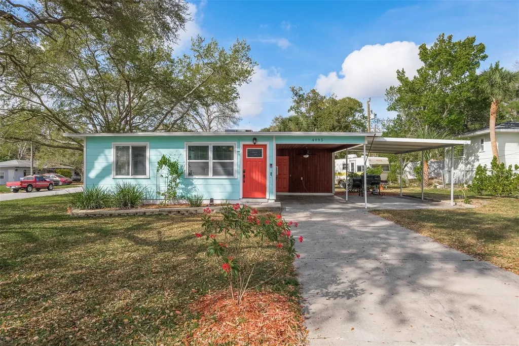4995 Oxford Avenue N St Petersburg FL 33710