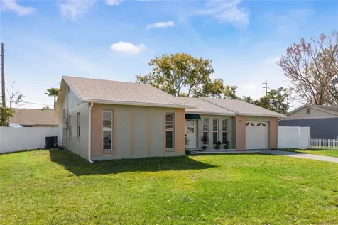 372 Royal Palm Drive Kissimmee FL 34743