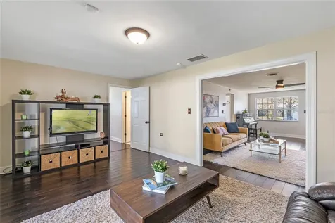 4431 Seils Way Orlando FL 32812