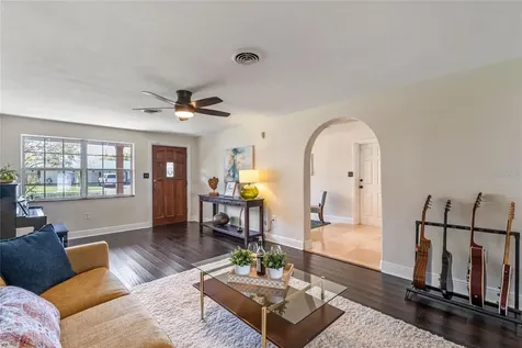 4431 Seils Way Orlando FL 32812