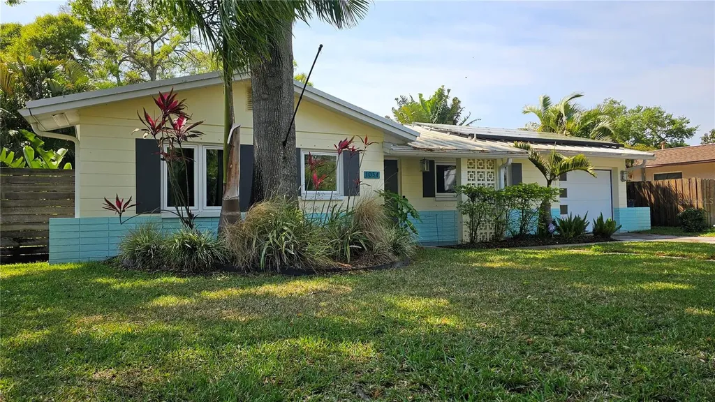 1034 Country Club Road N St Petersburg FL 33710