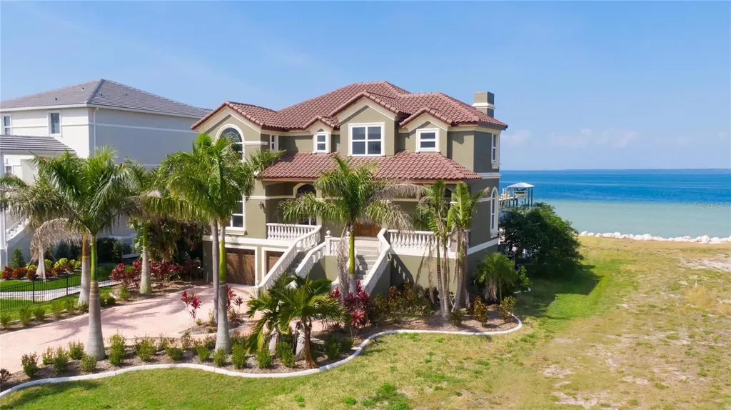 6716 Surfside Boulevard Apollo Beach FL 33572