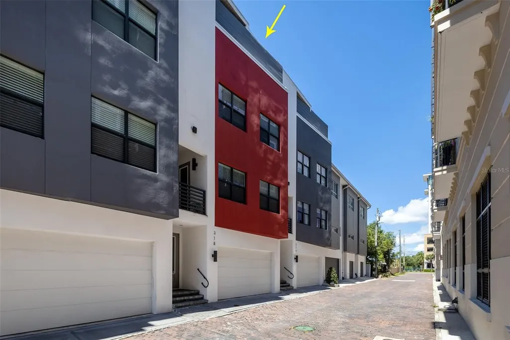 318 Delmar Terrace S St Petersburg FL 33701
