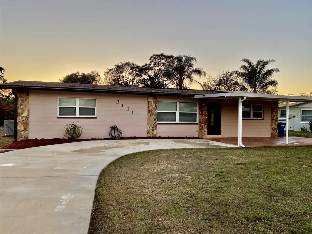 2111 Avalon Road Sebring FL 33870