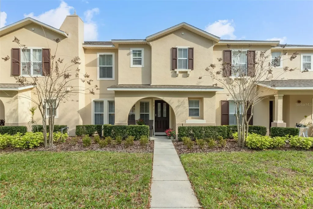393 Winter Nellis Circle Winter Garden FL 34787