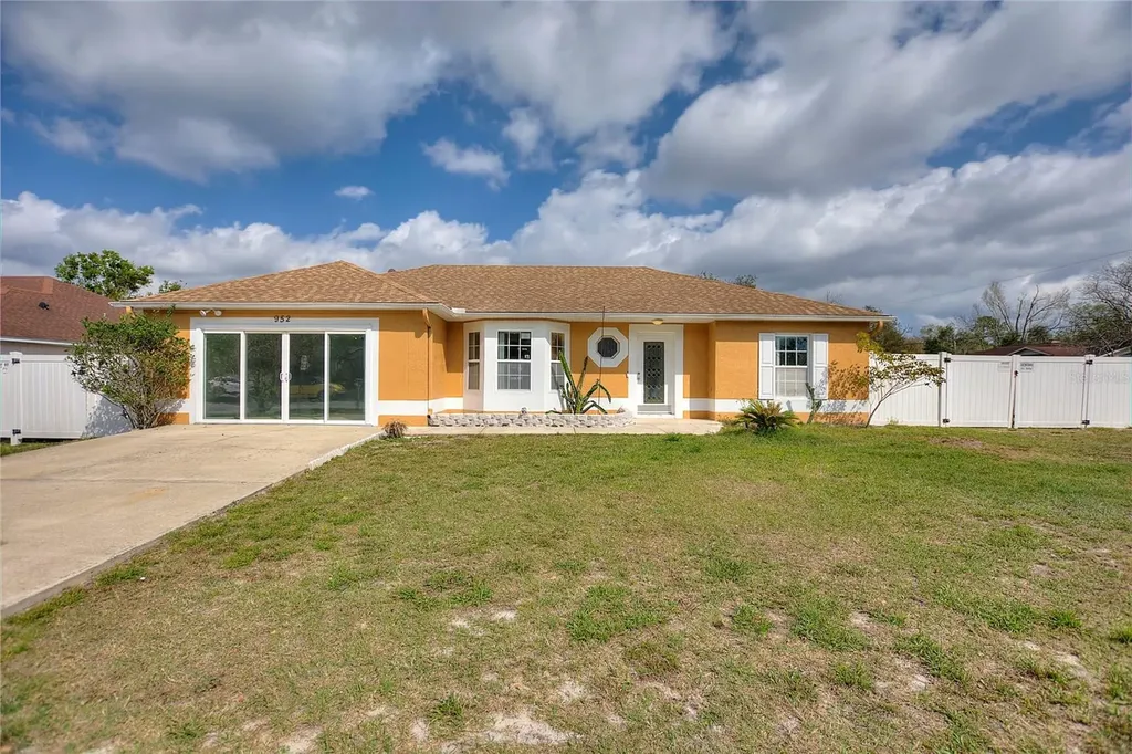 952 Trumbull Street Deltona FL 32725