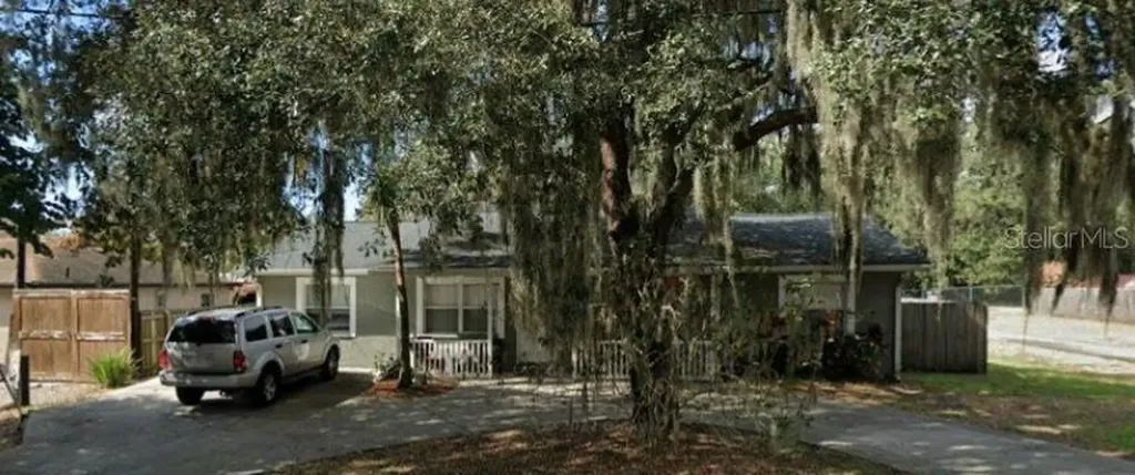 212 N Miller Road Valrico FL 33594
