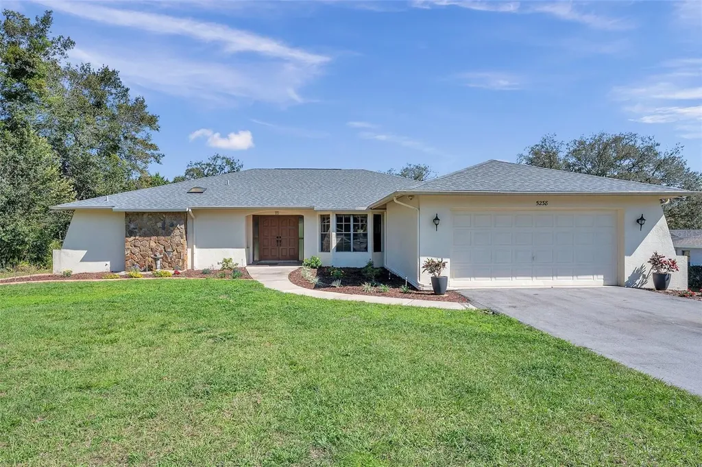 5238 Suwannee Road Weeki Wachee FL 34607
