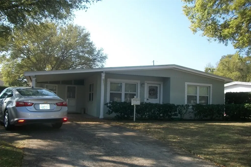 7940 22nd Avenue N St Petersburg FL 33710