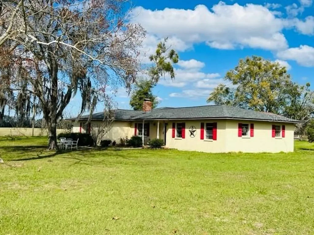 10 SW 50th Avenue Bell FL 32619