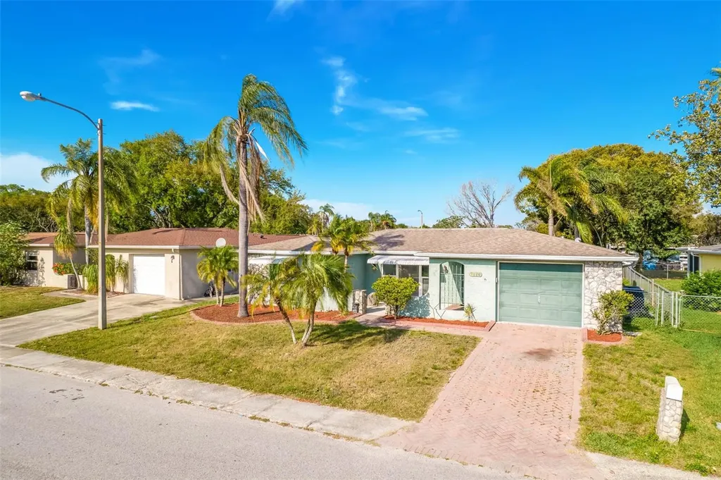 9620 Lakeside Lane Port Richey FL 34668