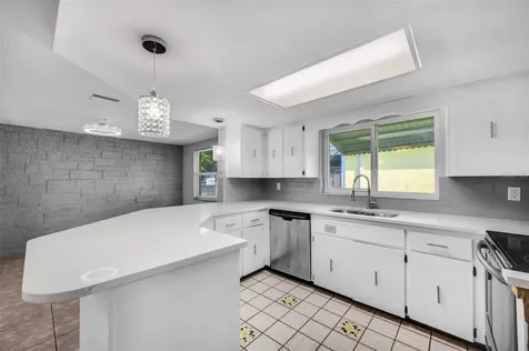 9620 Lakeside Lane Port Richey FL 34668